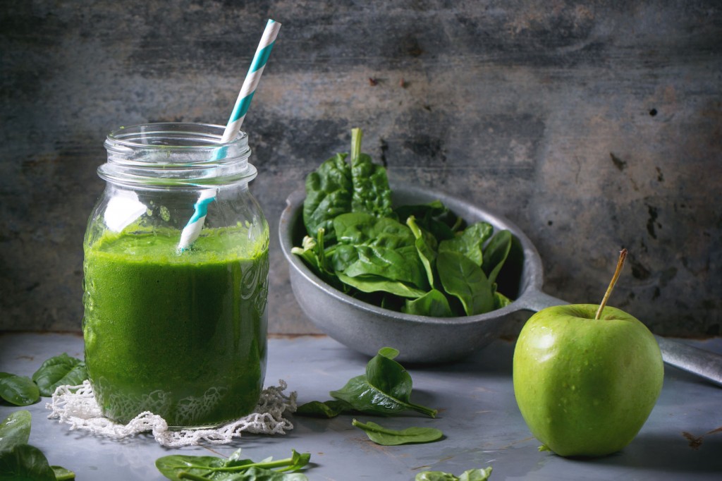 37203226 – green smoothie